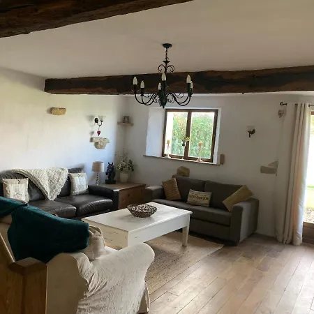 Oda ve Kahvaltı Les Glycines 4*