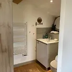 Les Glycines 住宿加早餐酒店