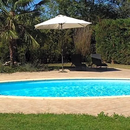 Les Glycines Bed and Breakfast