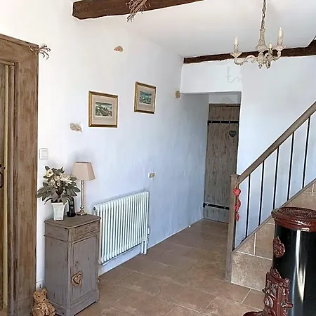 Les Glycines Bed & Breakfast 3*
