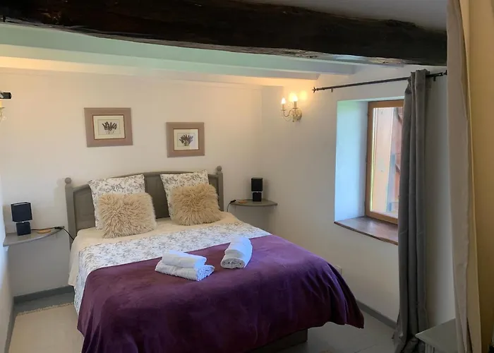 ベッド・アンド・ブレックファスト Les Glycines 4*