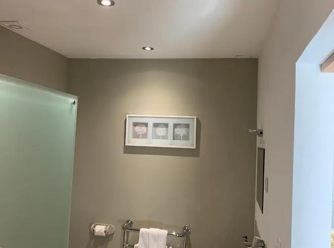 ベッド・アンド・ブレックファスト Les Glycines