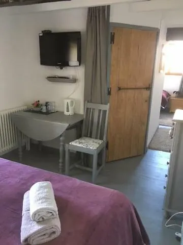 ベッド・アンド・ブレックファスト Les Glycines 4*